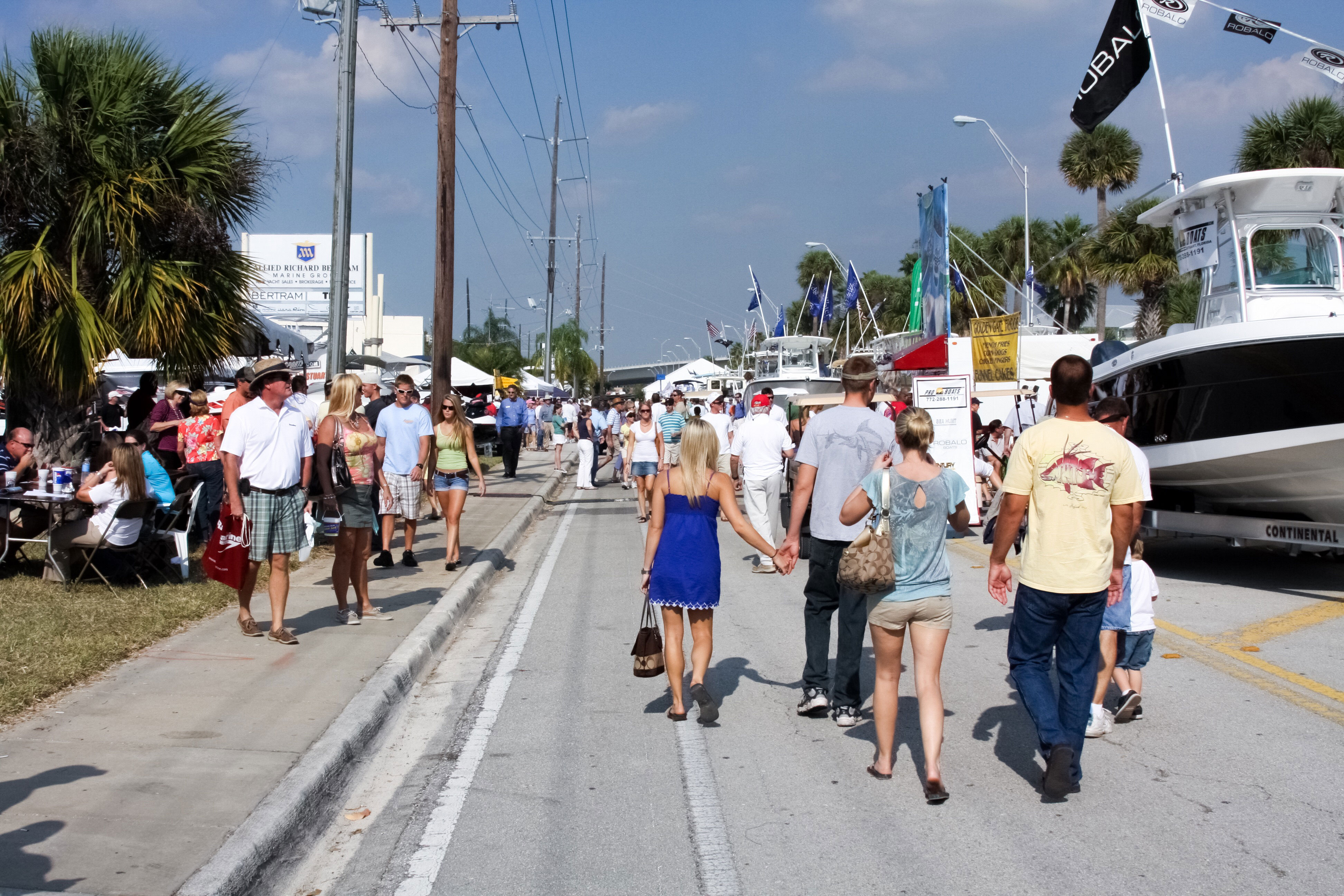 Stuart Boat Show -Crowds in the Street - Allsports Productions