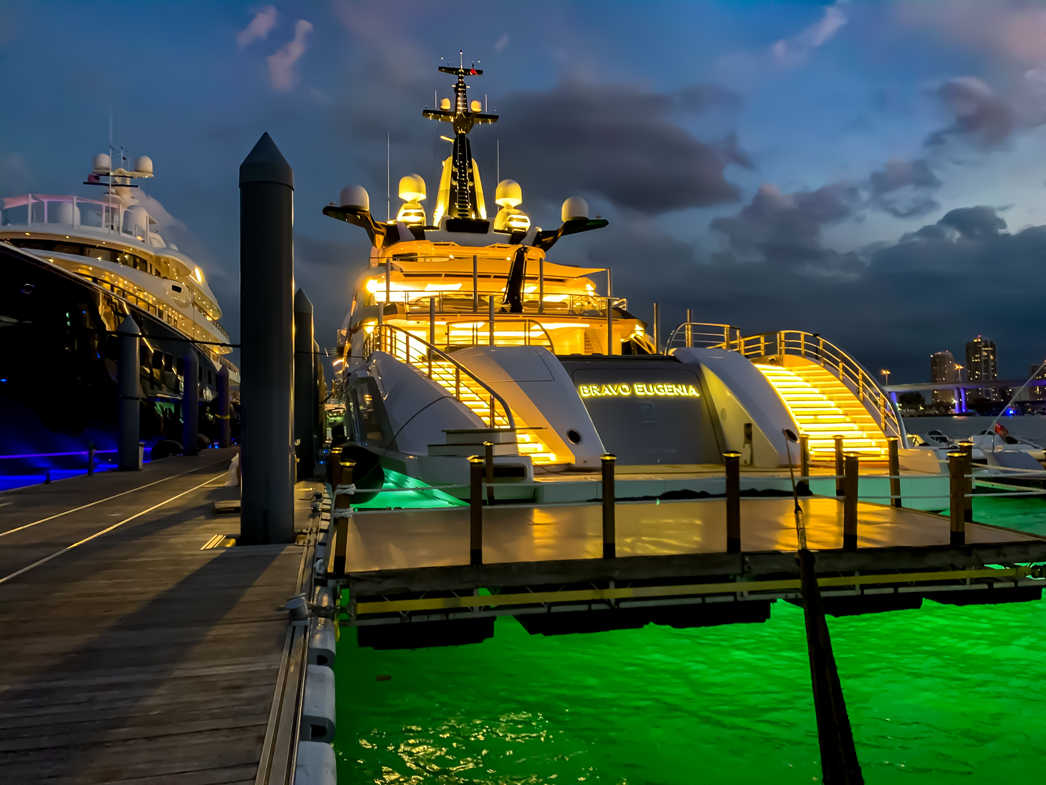 Boarding Platform for Mega-yacht Bravo Eugenia