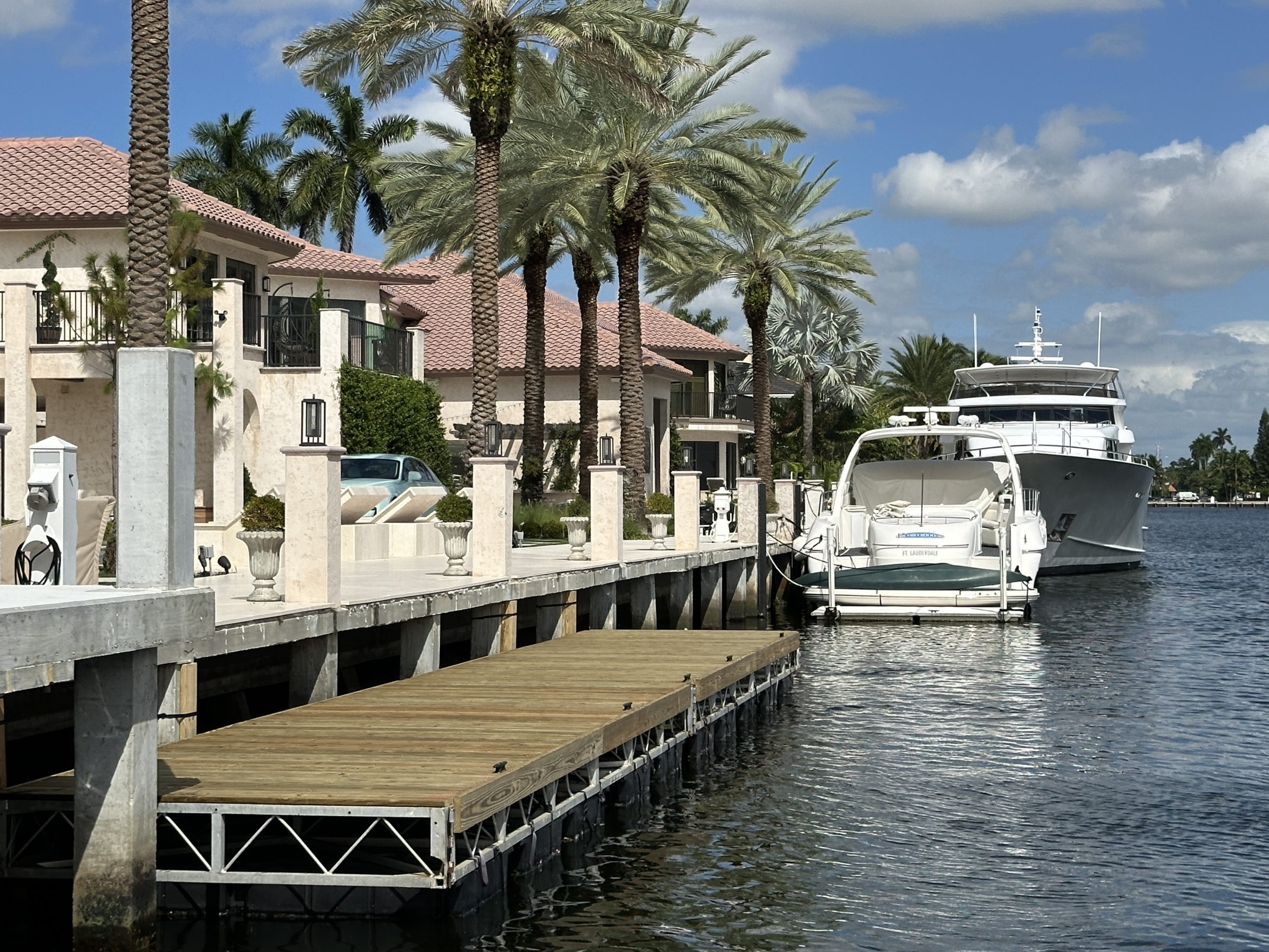 Denison X Holman Motorcar Shuttle to the 2022 International Fort Lauderdale Boat Show